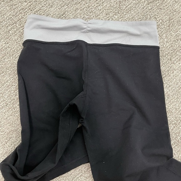 3/$20 Lululemon crop black legging - Picture 7 of 7